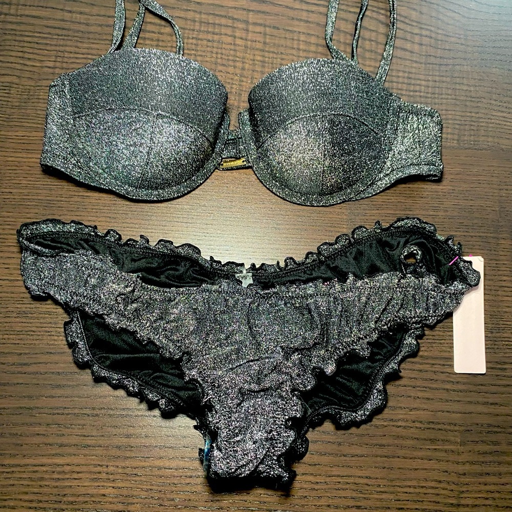 Victoria’s Secret Bikini size S NWT cheeky bottoms  Chrome Push up top